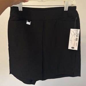 NWT Lulu-B Bangladine pull-on shorts, Black
